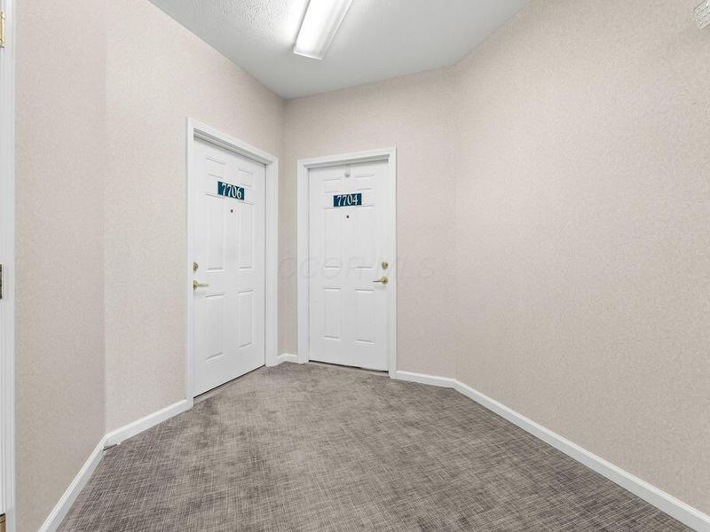 7704 S Essex Gate Drive S, Dublin, OH 43016 Photo 3
