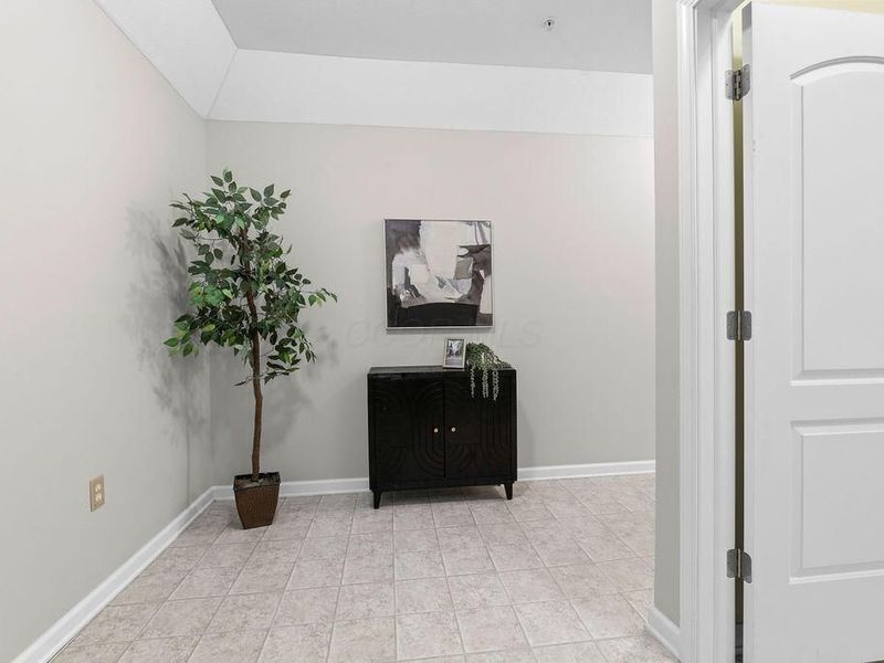 7704 S Essex Gate Drive S, Dublin, OH 43016 Photo 4
