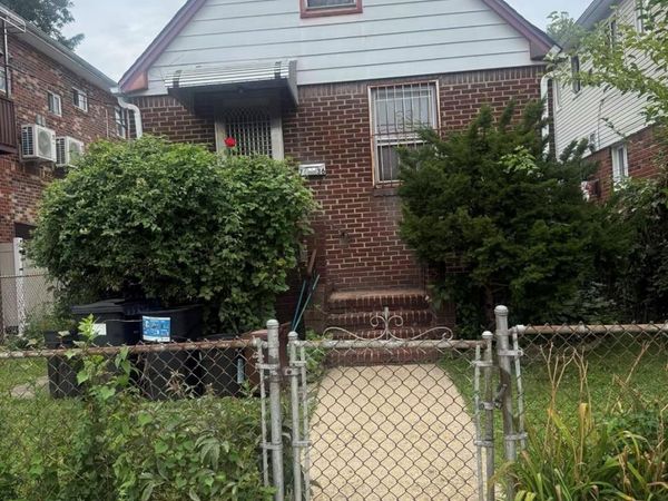 76-36 166th Street , Fresh Meadows, NY 11366