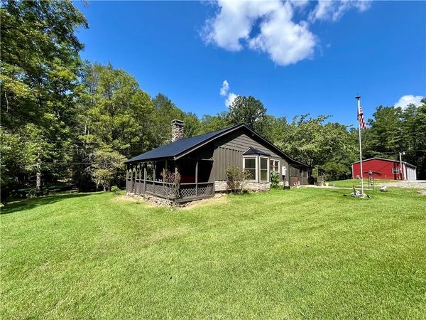 581 N Garrett Branch Road , Ellijay, GA 30536