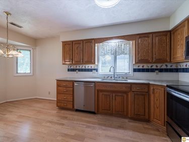 10636 Spaulding Circle, Omaha, NE 68134