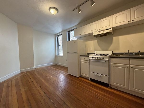 64 Myrtle St., Unit 11, Boston, MA 02114