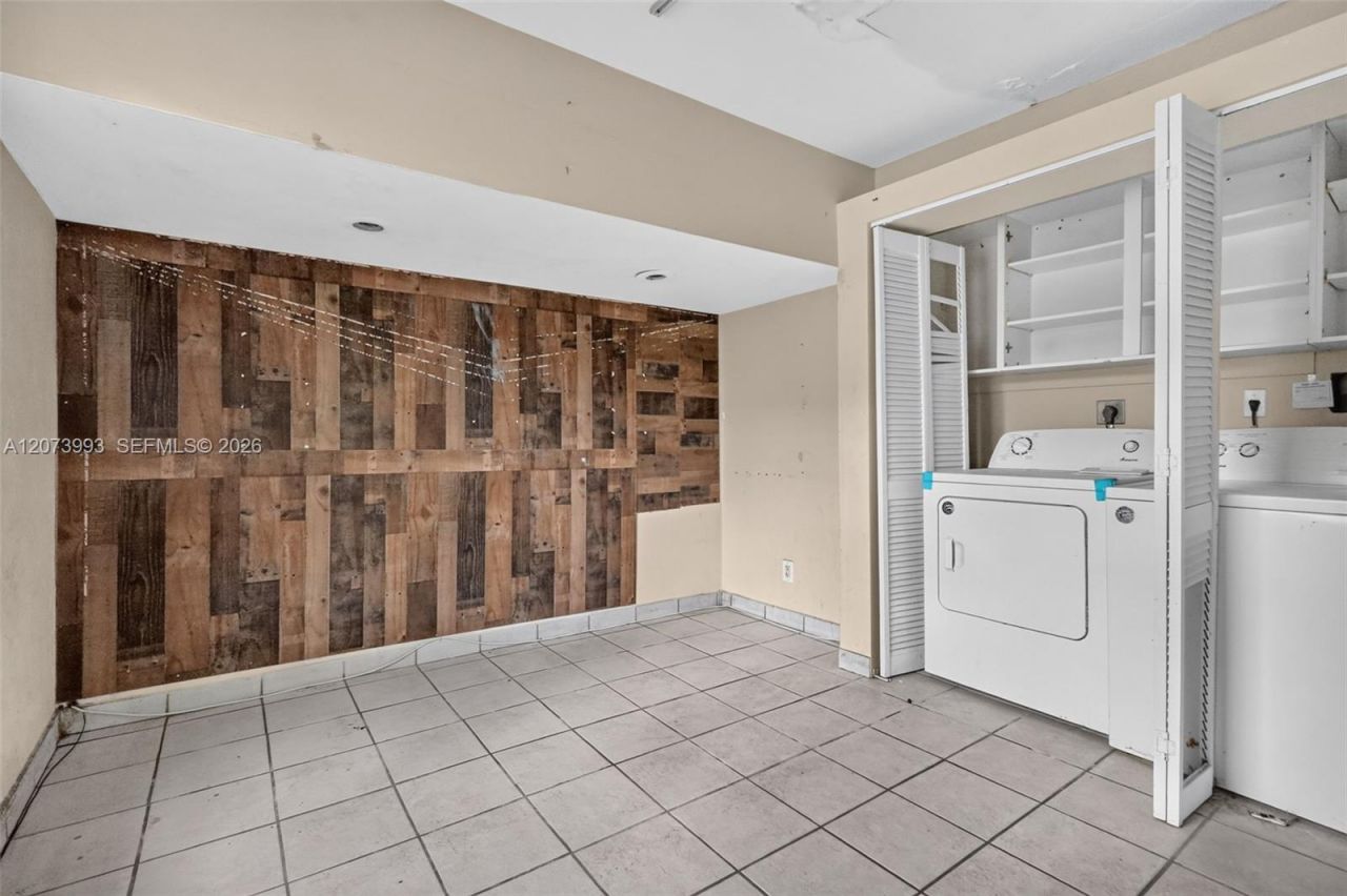 253 NE 211th Ter , Miami, FL 33179 Photo