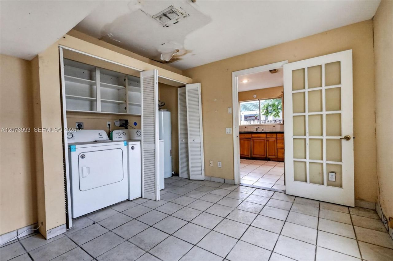 253 NE 211th Ter , Miami, FL 33179 Photo