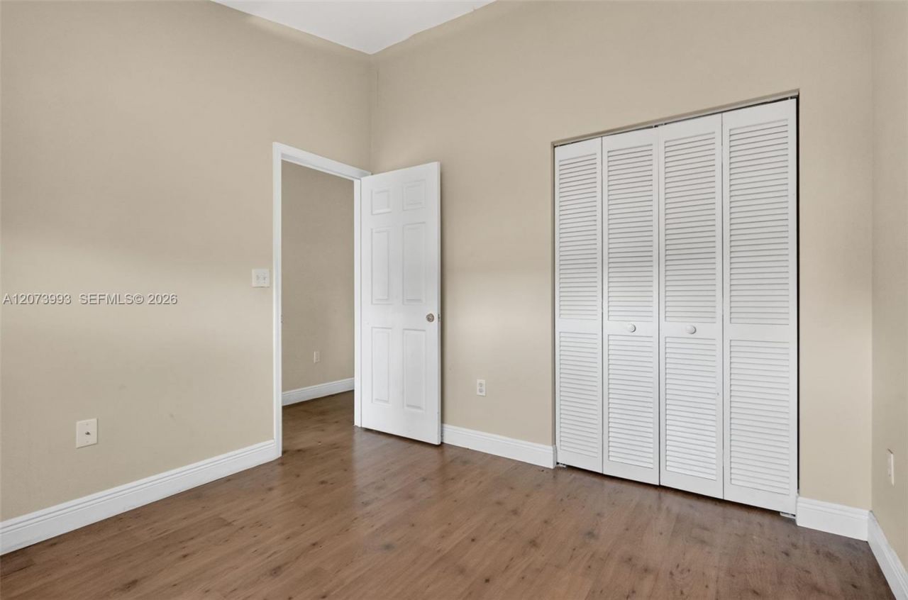 253 NE 211th Ter , Miami, FL 33179 Photo