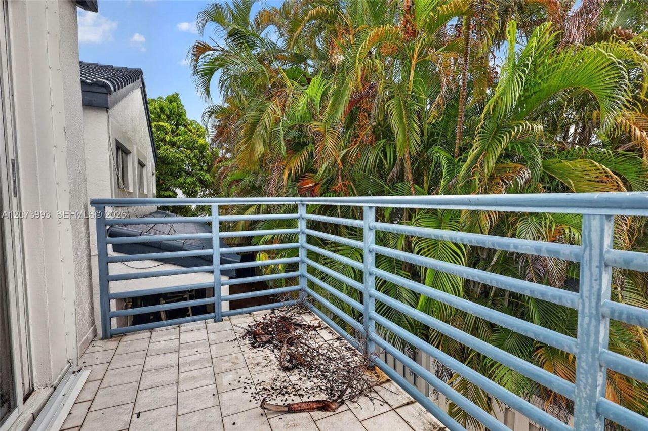 253 NE 211th Ter , Miami, FL 33179 Photo