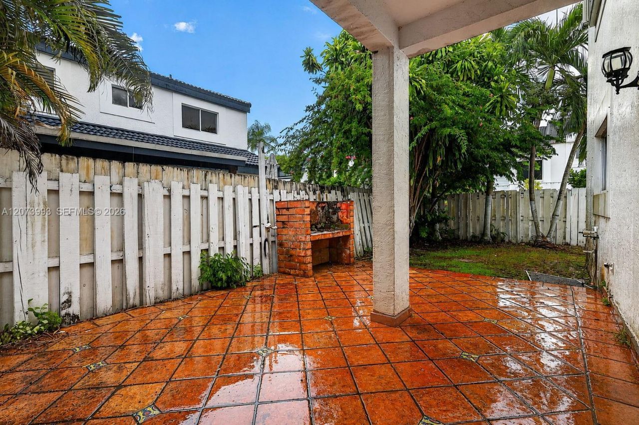 253 NE 211th Ter , Miami, FL 33179 Photo
