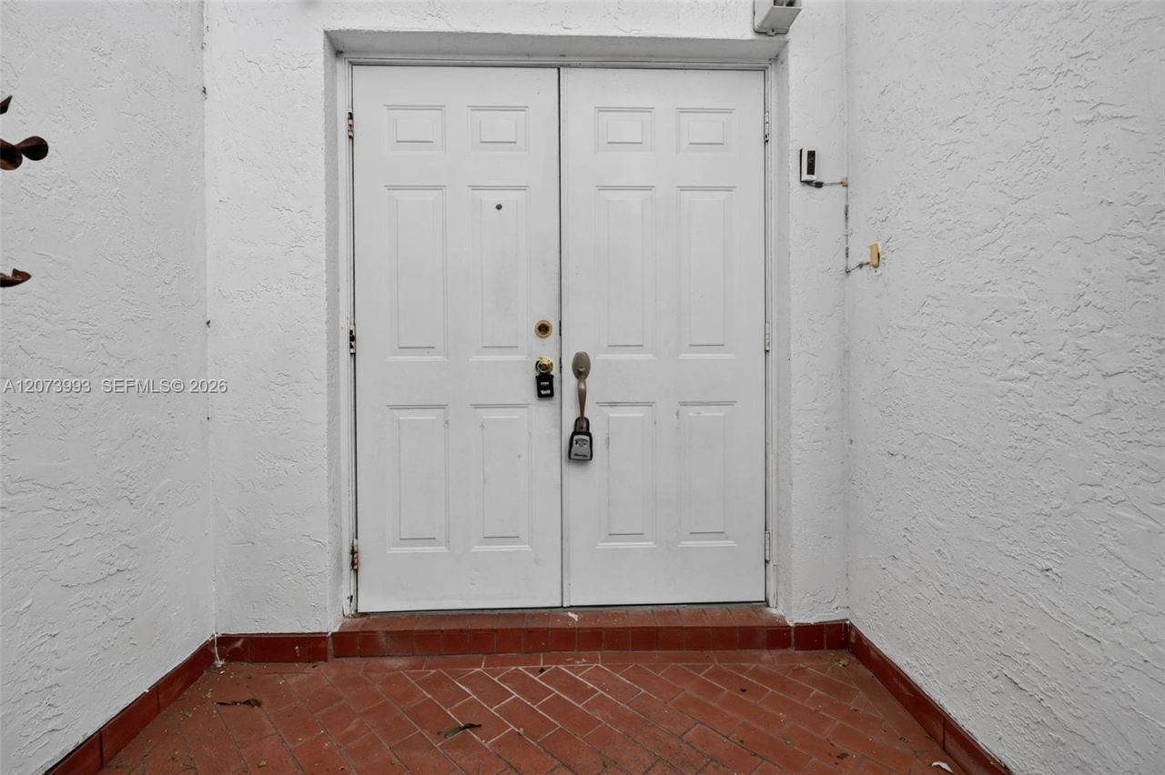 253 NE 211th Ter , Miami, FL 33179 Photo