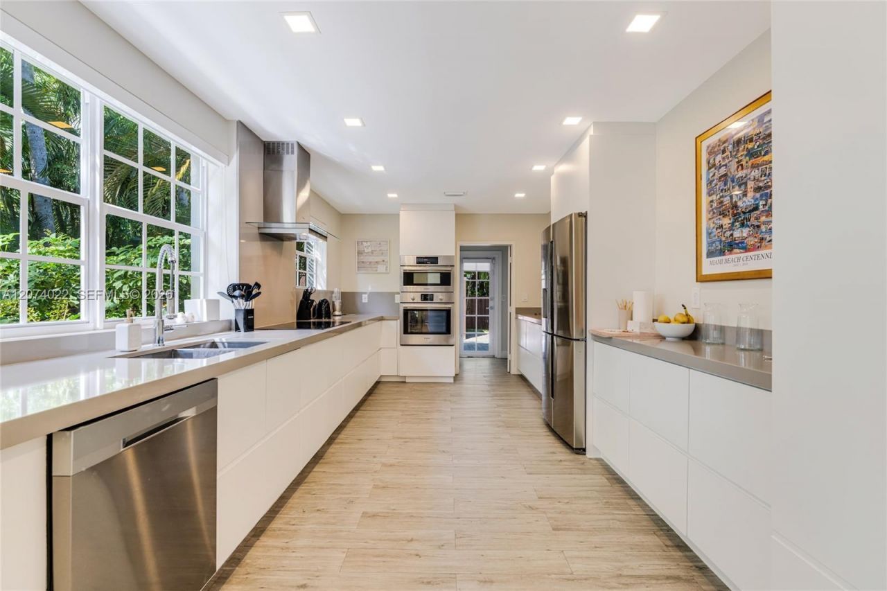 140 N Hibiscus Dr , Miami Beach, FL 33139 Photo