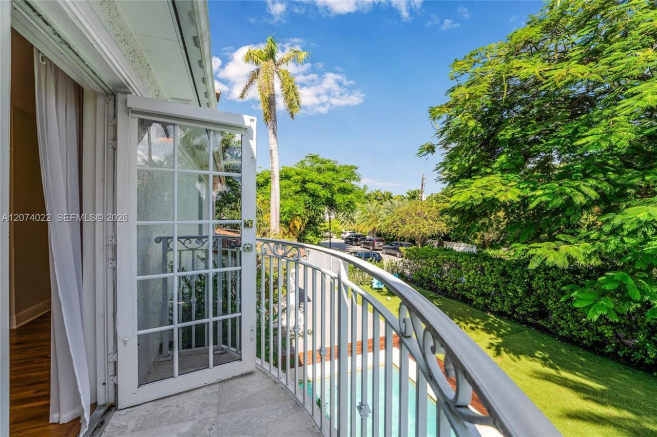 140 N Hibiscus Dr , Miami Beach, FL 33139 Photo