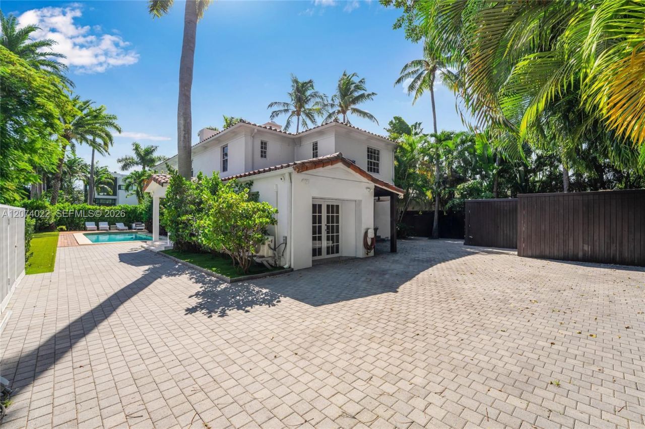 140 N Hibiscus Dr , Miami Beach, FL 33139 Photo