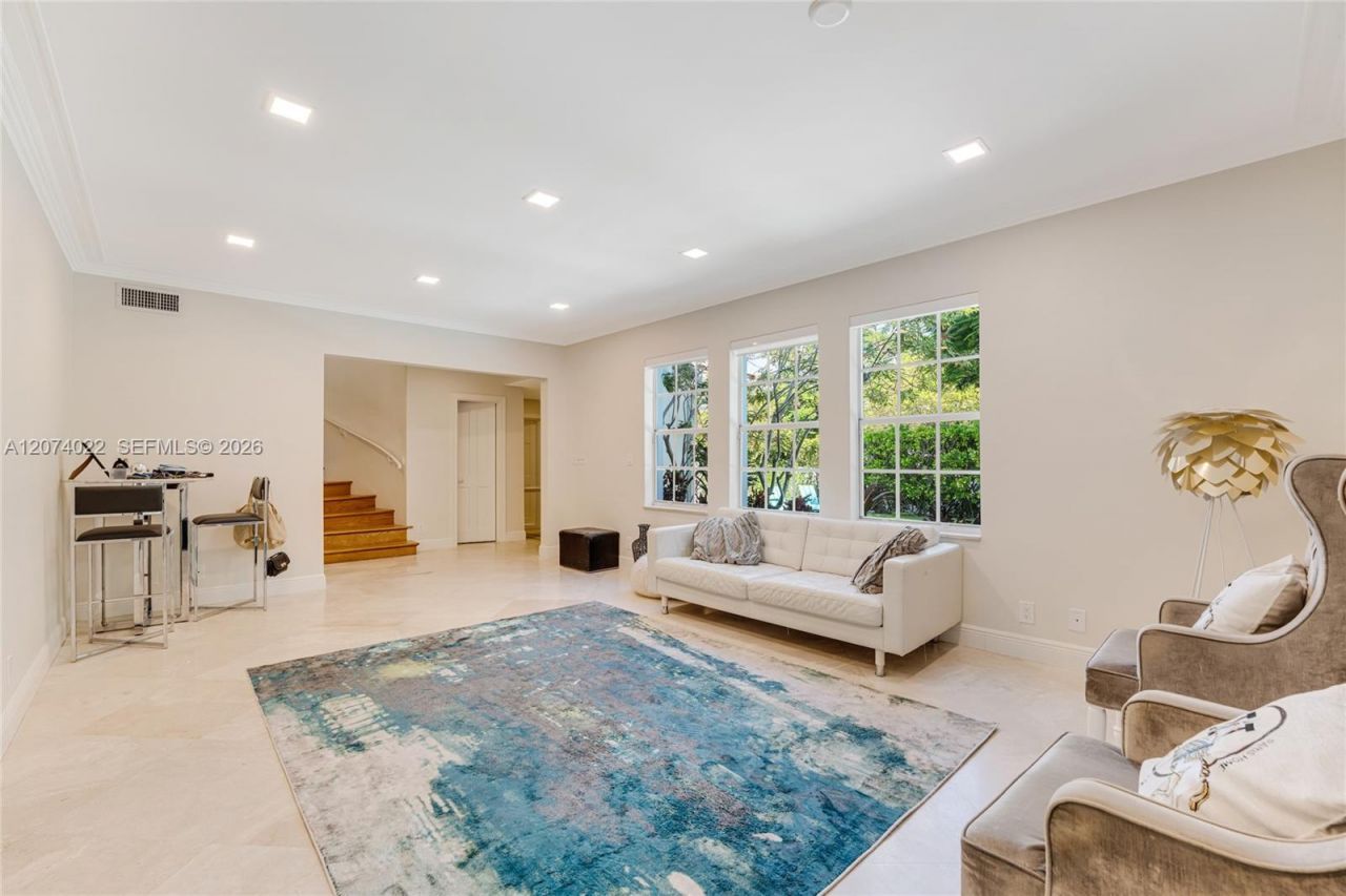 140 N Hibiscus Dr , Miami Beach, FL 33139 Photo