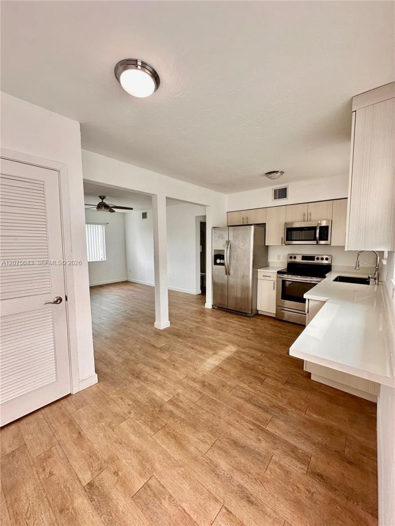 1440 SW 42nd St, Unit 2, Miami, FL 33134 Photo