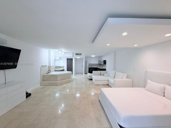 2301 Collins Ave, Unit 621, Miami Beach, FL 33139
