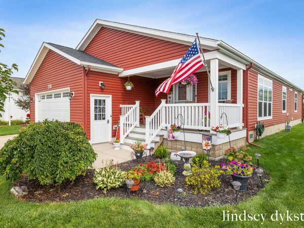 5231 Woodberry Lane, Holland, MI 49423