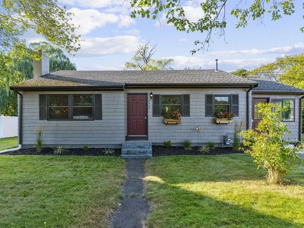 262 Main St, Rowley, MA 01969