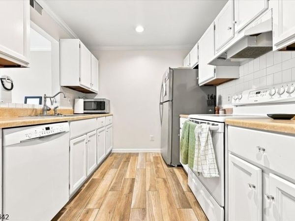 971 Bloomfield Ave, Unit C-1, Glen Ridge, NJ 07028