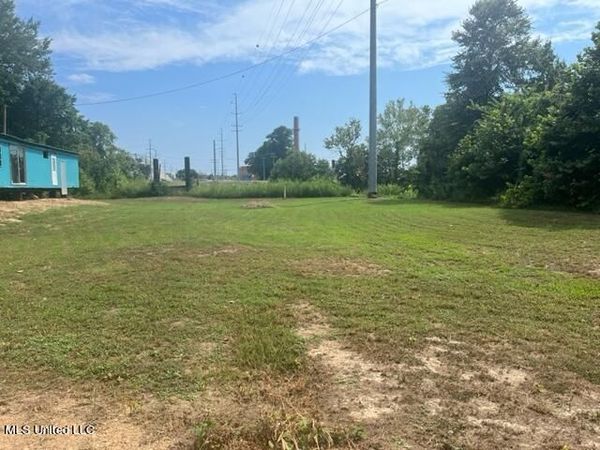 1505 W Claiborne Avenue, Greenwood, MS 38930