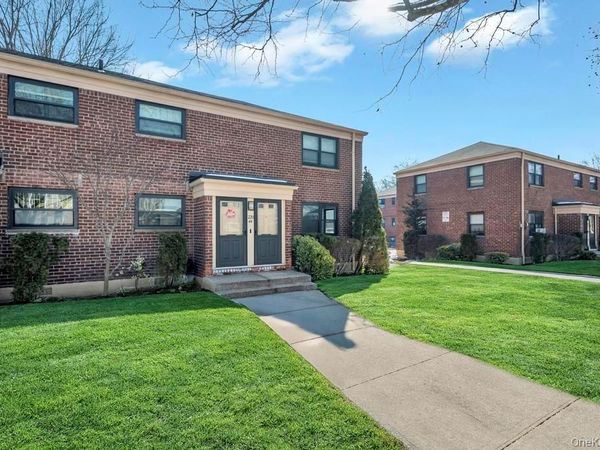 220-44 73rd Avenue , Unit 26A1, Oakland Gardens, NY 11364