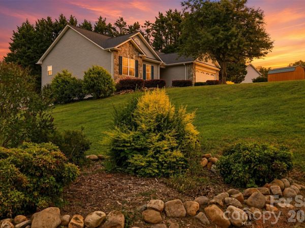 38 A Avenue, Taylorsville, NC 28681