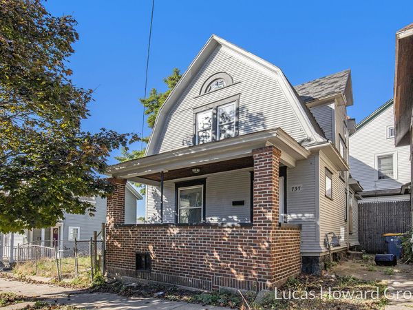 737 Dolbee Avenue SE, Grand Rapids, MI 49506