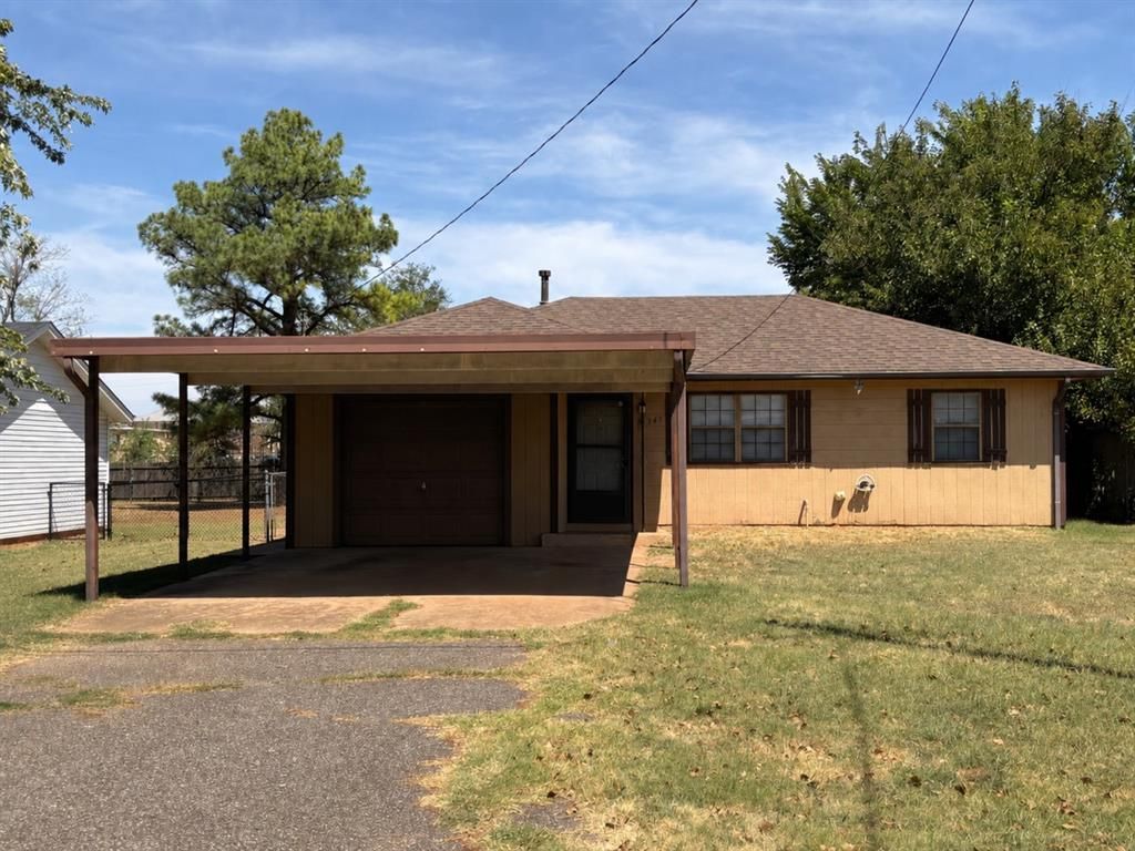 141 W Carson Drive, Mustang, OK 73064 Main Photo