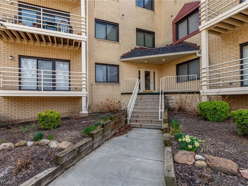 19510 Lorain Road, Unit 201, Fairview Park, OH 44126 Photo 2