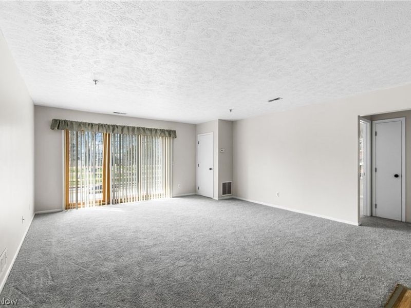 19510 Lorain Road, Unit 201, Fairview Park, OH 44126 Photo 5