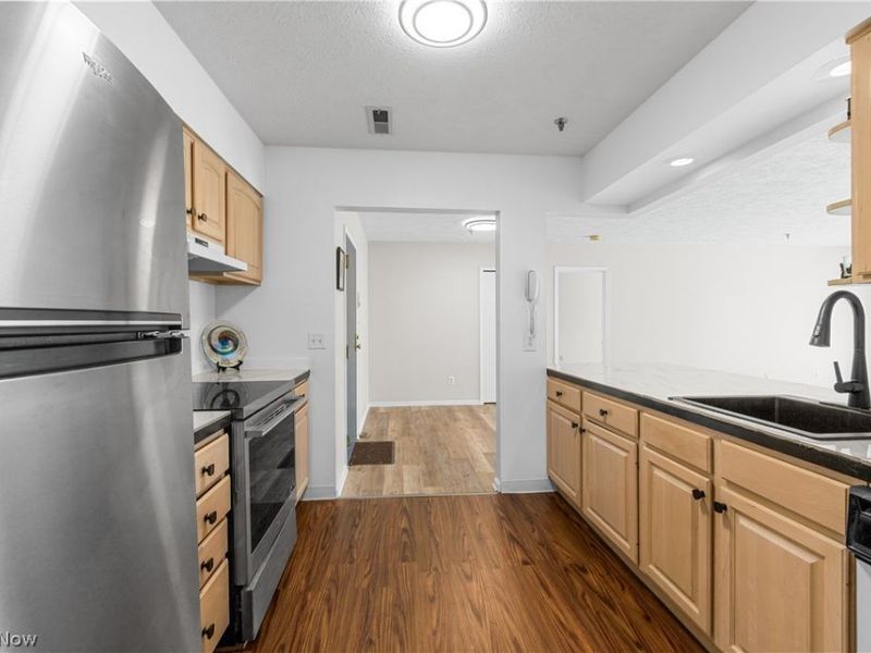19510 Lorain Road, Unit 201, Fairview Park, OH 44126 Photo 9