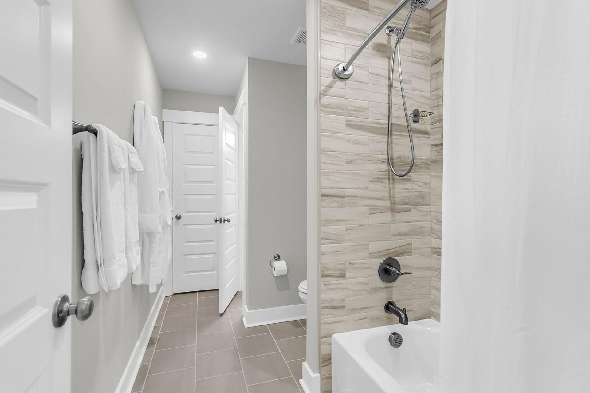 204 Grange Circle Photo 30