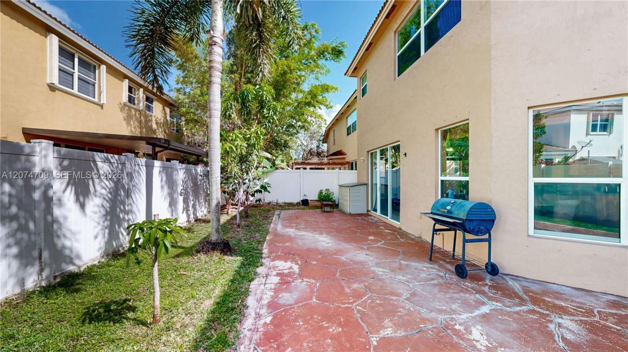 2215 Portofino Ave , Homestead, FL 33033 Photo