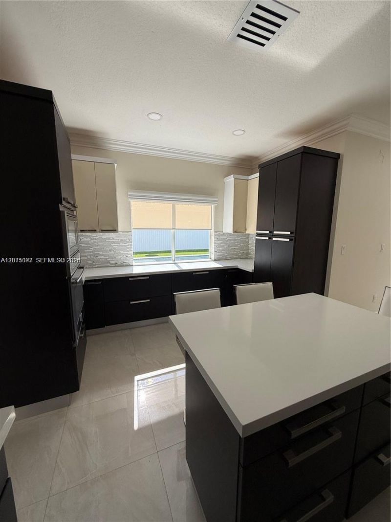 15624 SW 20th St , Miami, FL 33185 Photo