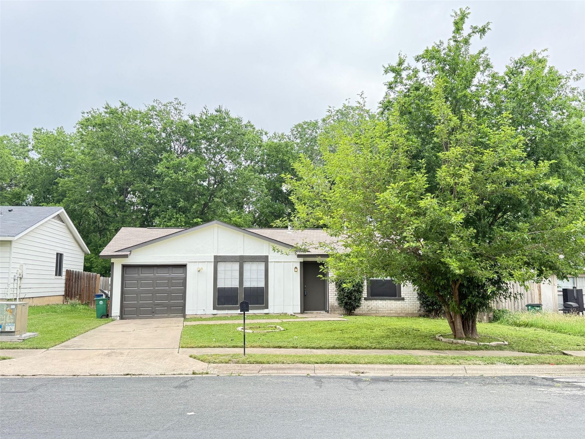 5105 Pepper Ln, Austin, TX 78744 Main Photo