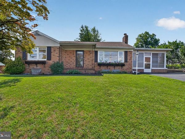 570 MANOR ROAD, WINDSOR, PA 17366