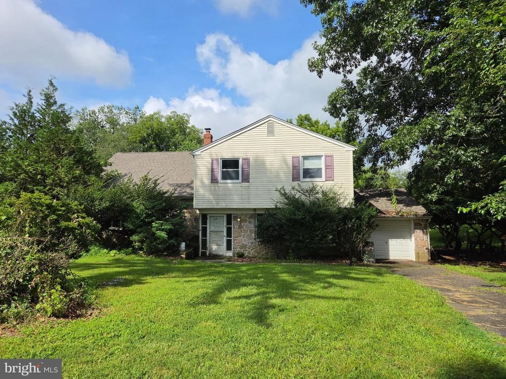 405 HEMPSTEAD CIRCLE, NEWTOWN SQUARE, PA 19073