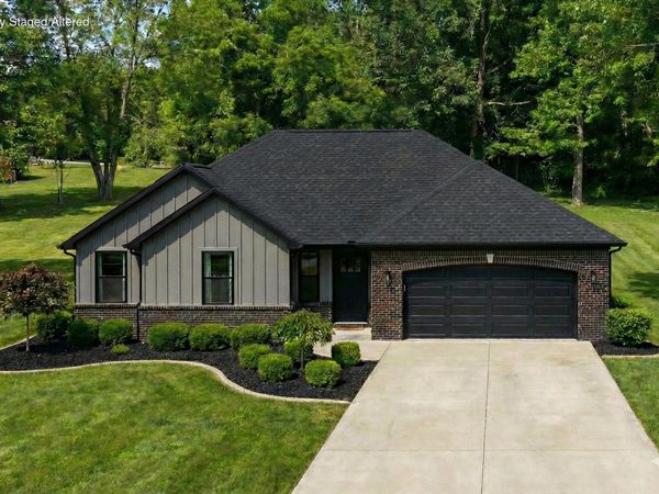 131 E Teakwood Avenue , Clever, MO 65631