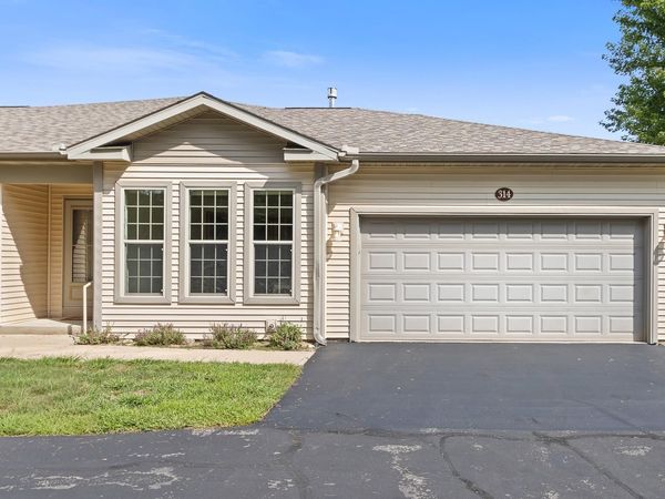 314 Henry Drive, Unit 4, Portage, WI 53901
