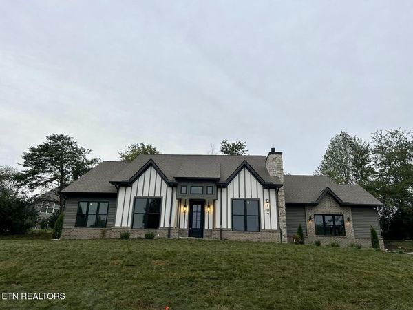107 Amohi Way, Loudon, TN 37774