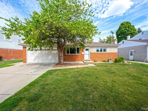 29736 Warner Avenue, Warren, Mi 48092