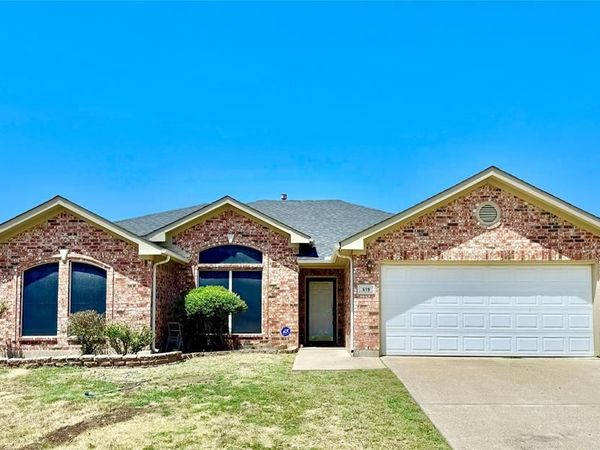 619 Douglas Drive, Mansfield, TX 76063
