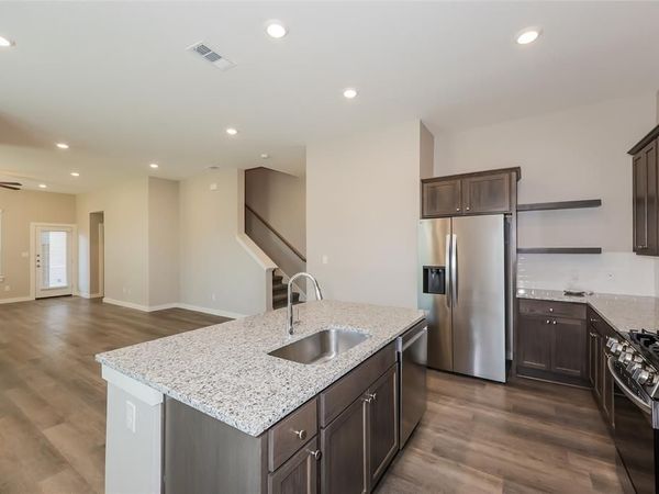 725 Painted Loon Drive, Arlington, TX 76005