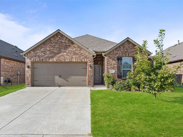 11025 Klondike Lane, Aubrey, TX 76227