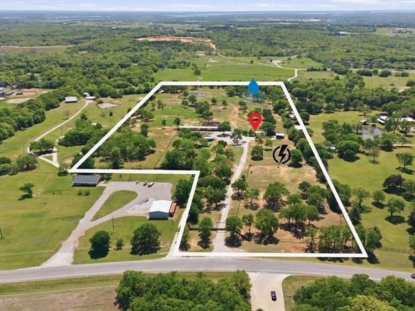 10636 Fm 902 , Collinsville, TX 76233