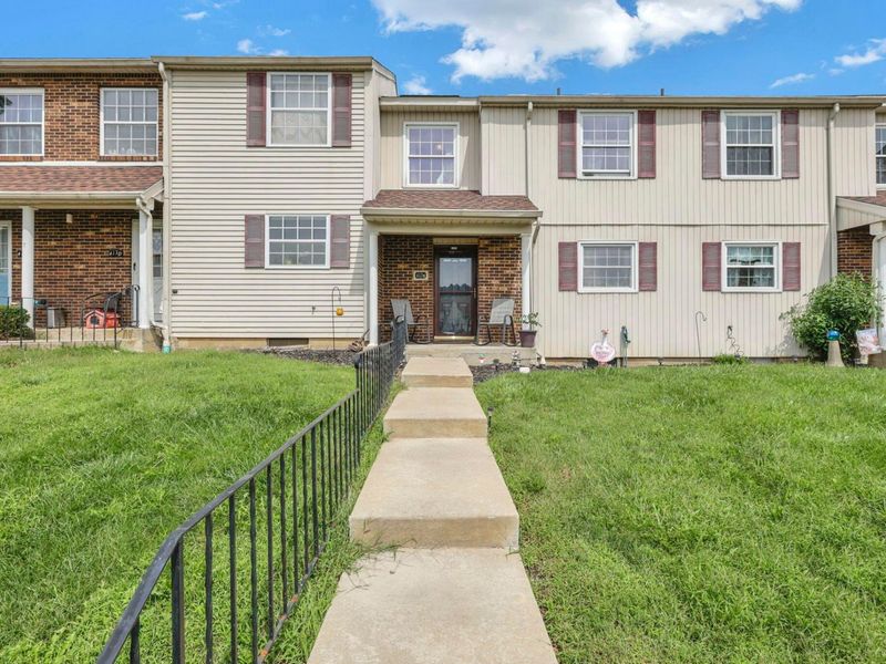 413 Williamsburg Lane NW, Unit E, Lancaster, OH 43130 Photo 2