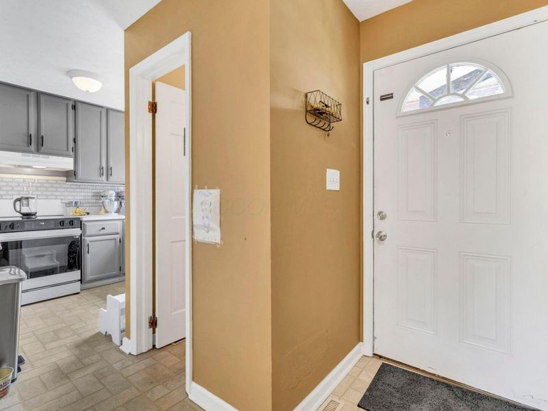 413 Williamsburg Lane NW, Unit E, Lancaster, OH 43130 Photo 5