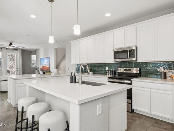 1676 E HAMPTON Lane, Gilbert, AZ 85295
