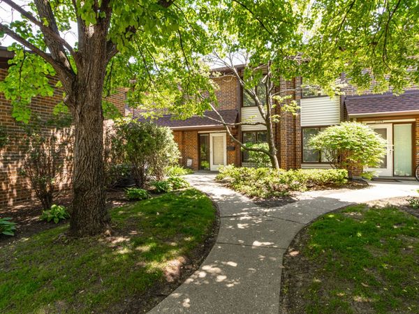 1071 Deerfield Place , Highland Park, IL 60035