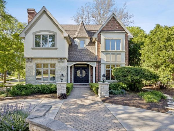417 W 9th Street , Hinsdale, IL 60521