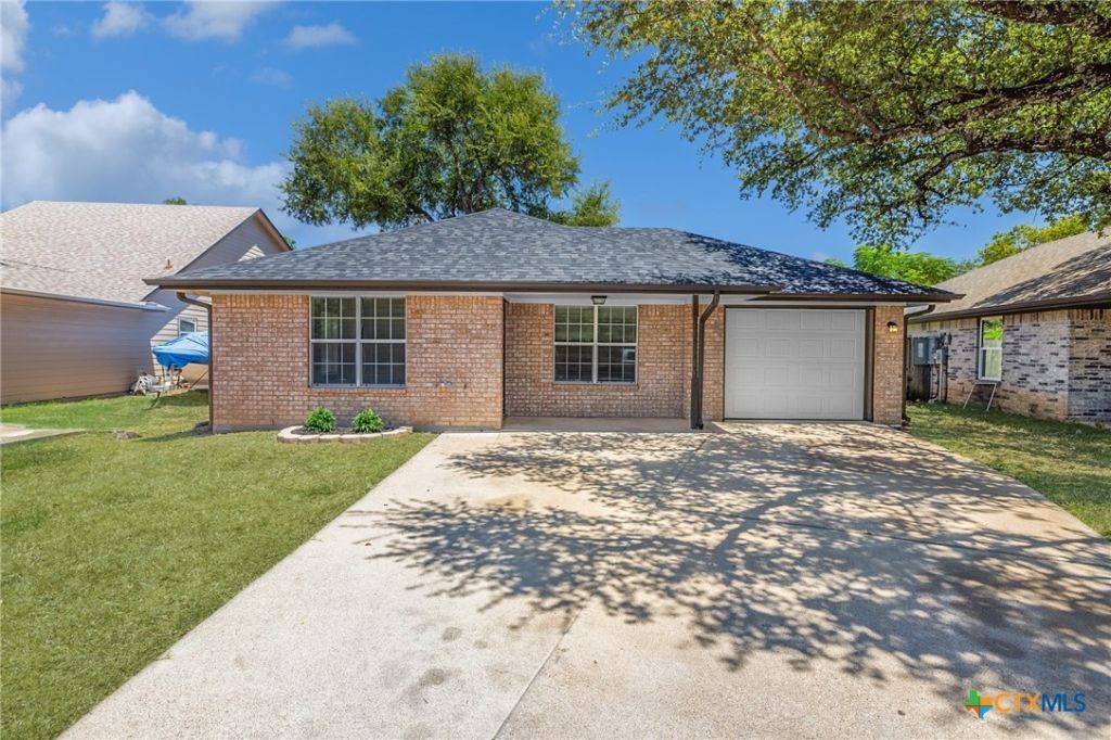 1107 E Avenue M, Belton, TX 76513 Main Photo