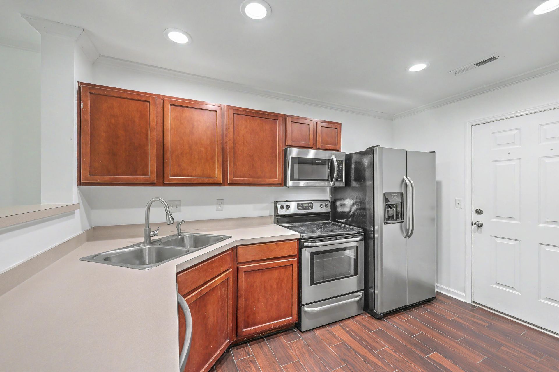 141 Darcy Avenue Photo 11